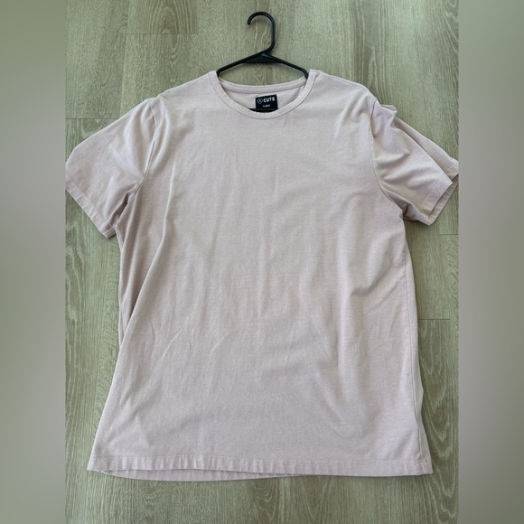 Cuts Clothing Other - Cuts Clothing Light Pink Short Sleeve Tee